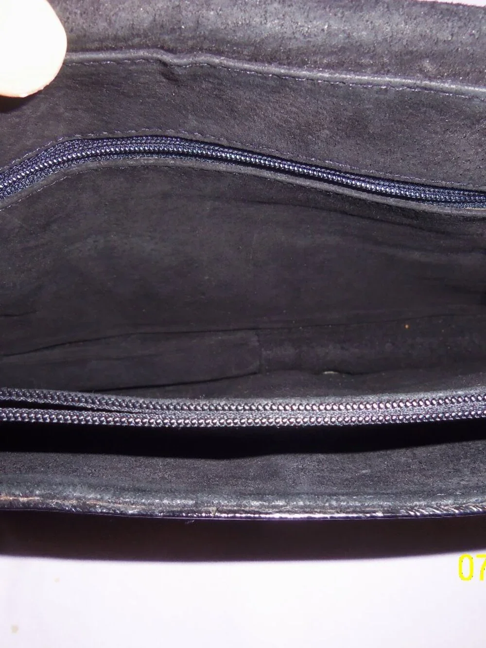 Genuine EEl Black Purse
